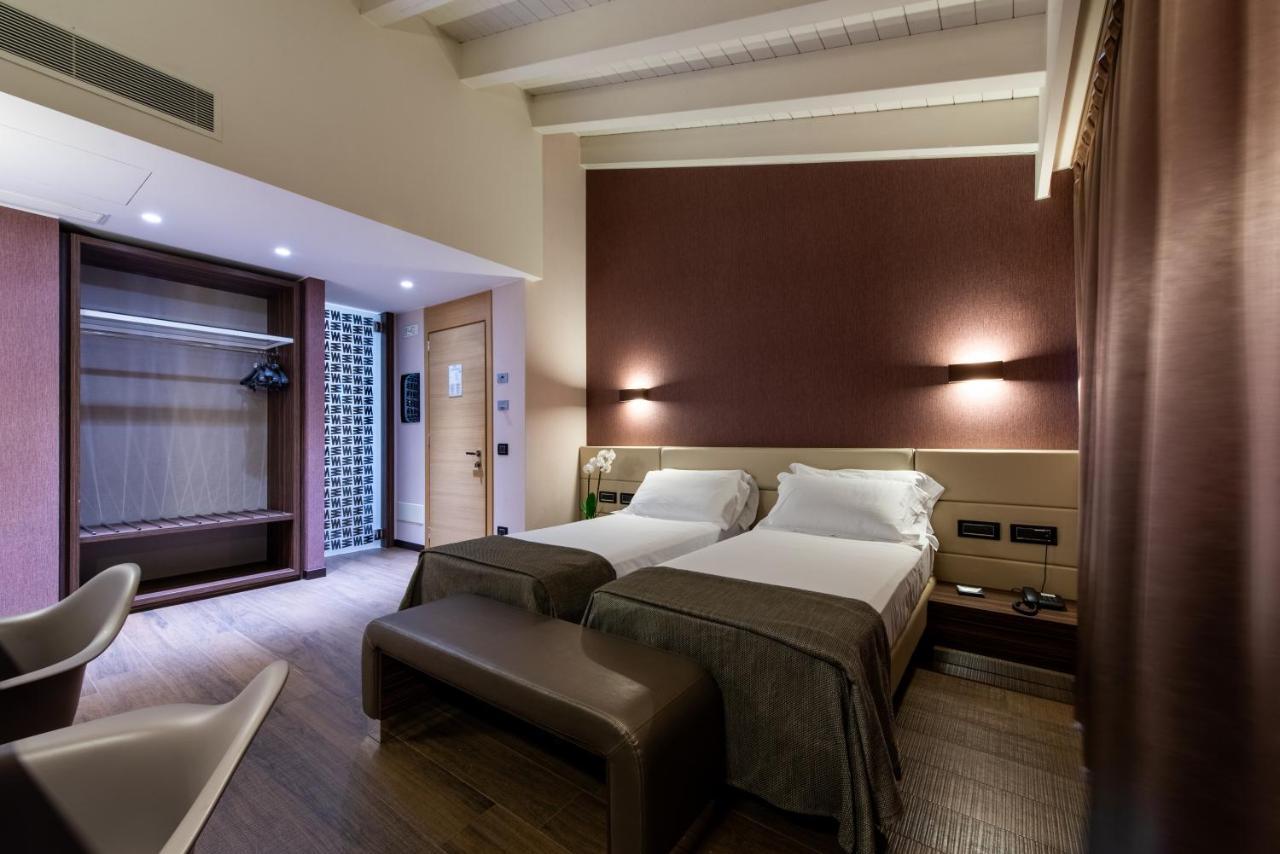 Viola Mhotel